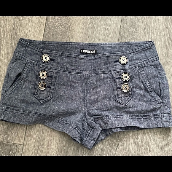 Womens shorts - Picture 1 of 4